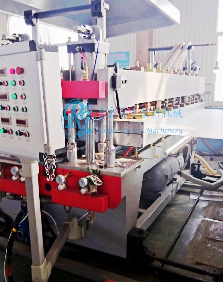 PC陽(yáng)光板生產(chǎn)線(xiàn)